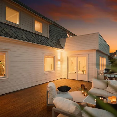 Spacious Group With Jacuzzi And Views Askøy