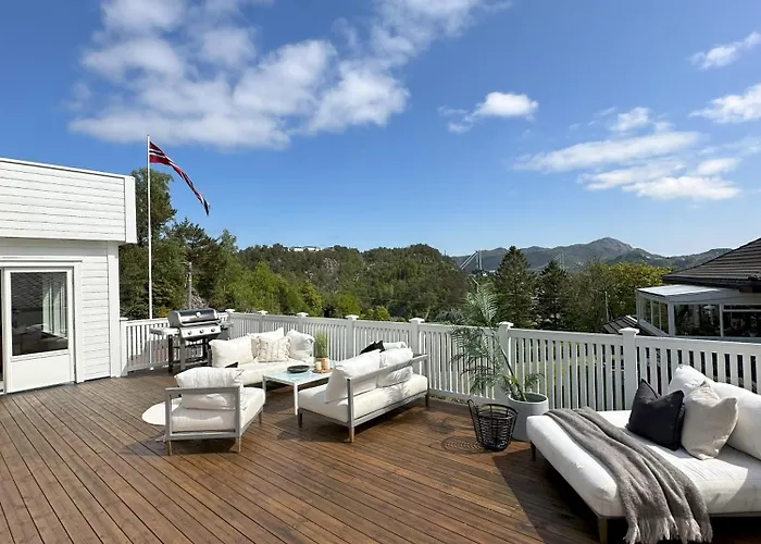 Spacious Group With Jacuzzi And Views Villa *