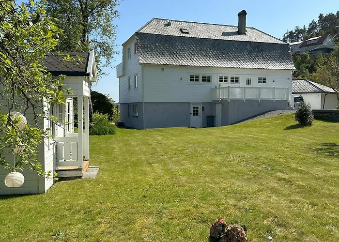 Spacious Group With Jacuzzi And Views *
