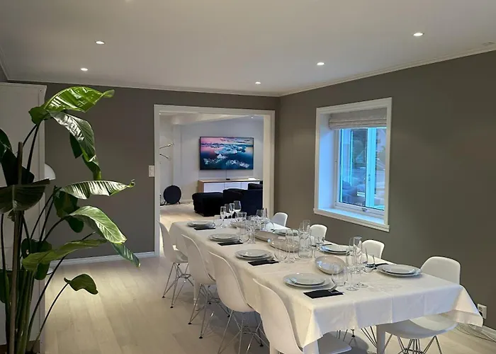 Spacious Group With Jacuzzi And Views Vila